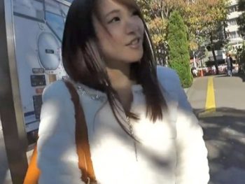 欲求不満そうな素人妻をガチナンパ！案の定即ハメ→中出しまで出来ちゃいましたｗ巨乳素人人妻中出しハメ撮りナンパのアダルトエロ動画