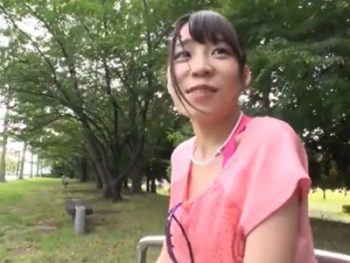 照れて笑う顔が可愛い童顔娘がガチハメで眉間に皺を寄せアクメ顔素人美少女ぶっかけのアダルト動画