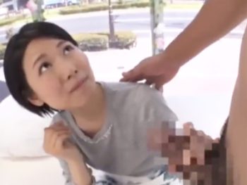 口にくわえきれないような巨根挿入されて悶絶の素人妻素人痴女人妻中出しナンパのエロ動画