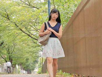 敏感すぎることが怖くて隠していた素人娘が本能解放めがね顔射のポルノ動画