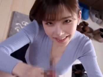 釣り目の強気お姉さんがカメラ目線で主観痴女プレイ！巨乳お姉さん痴女深田えいみのエロ動画