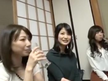 ヤリマンと噂の生保レディを集め合コン開催→酔った勢いで中出しパコｗお姉さん痴女人妻中出し盗撮の無料AV