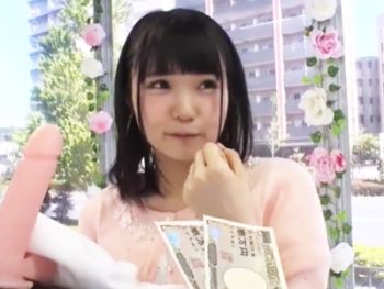 ぐうカワ萌え系少女にディルド腰振りしてもらって発情したところにホンモノチンポ登場！素人美少女痴女ナンパのエロ動画