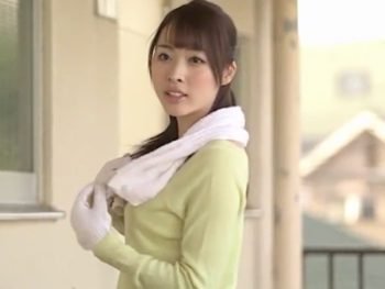偶然同じ職場になった隣人を愛してしまったOL巨乳お姉さんOL本田岬のエロ動画