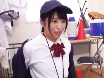 美少女マネージャーの密着マッサージでフル勃起して部室で顔射パコ女子校生美少女顔射のエロ動画