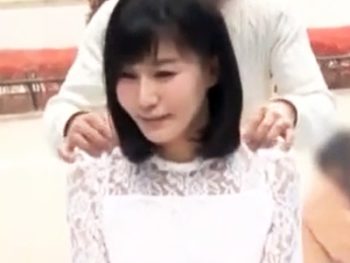 初心な人妻がエロマッサで発情して旦那を裏切り中出しパコｗ巨乳素人人妻中出しマッサージのAV無料動画