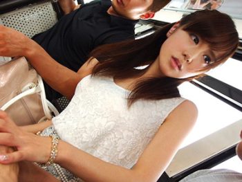 美人すぎて痴漢の餌食になってしまう押しに弱いOLOL乱交痴漢のアダルトエロ動画