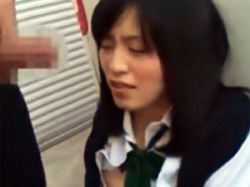 満員電車で痴漢された挙句、無理やり降車させられ青姦レイプされる美少女JK女子校生美少女顔射レイプ痴漢露出のアダルト動画