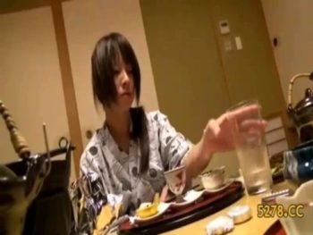 旦那に内緒でセフレと温泉旅行でするSEXする人妻がめっちゃ気持ちよさそうｗｗ素人お姉さん人妻ハメ撮りフェラの無料エロ動画