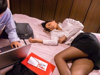 甘えてくる童顔美少女との濃厚中出しパコをスマホでハメ撮り美少女中出しハメ撮りのAV無料動画