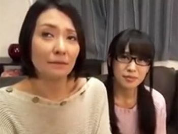 母娘が変態男にまとめてハメられて→最後は禁断の中出しフィニッシュ素人人妻中出しのアダルト動画