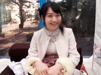 インタビュー中にデカチン即ハメされて問答無用の強烈ピストンに唖然のJDｗ素人美少女ナンパのエロ動画