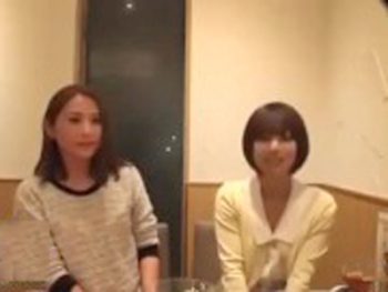 相席居酒屋で出会った2人組OLを家飲みに誘って乱交パコのアダルト動画