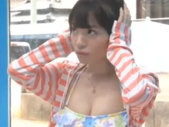 巨乳で水着な素人娘が男友達とまさかの中出しセックス！巨乳素人美少女水着中出しのアダルト動画