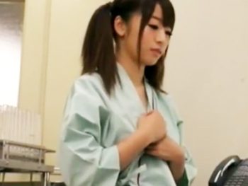 検診に来た無知な童顔女子がわいせつ医師のされるがまま犯されて中出しされちゃうｗ巨乳美少女中出し盗撮のエロ動画