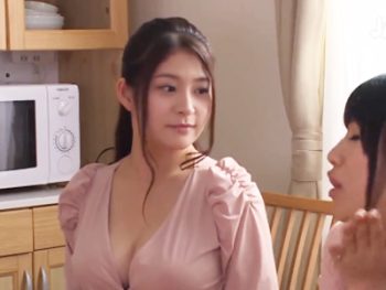 彼女のお姉さんがパイズリ仕掛けてきてキンタマ枯渇！巨乳お姉さん痴女パイズリのAVエロ動画