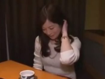 清楚に見えて不倫チンポ大好きな熟女マンコにチンポハメ！素人痴女人妻熟女のアダルト動画