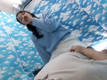 仲良し親子がラップ越しに素股体験→娘の成長した身体に理性崩壊する父素人お姉さん中出しナンパ...