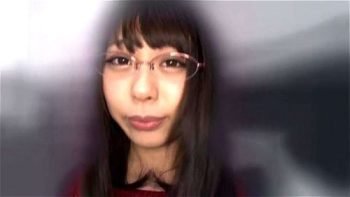 出会い系で見つけた美乳おっぱいの美人妻!変態まんこを手マンで凌辱されザーメンをぶっかける人妻ぶっかけのアダルト動画