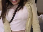 胸の大きさが強調されるパイスラに発情してレイプ巨乳お姉さん斉藤みゆ浜崎真緒二宮和香のアダルト動画