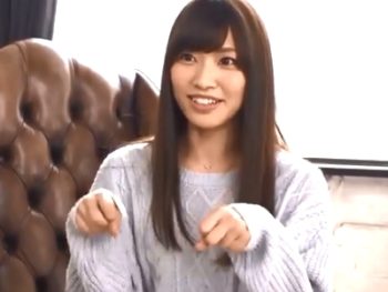 ロングヘアーの美少女が献身的な喉奥フェラでザーメン搾り取る美少女お姉さんフェラのアダルト動画