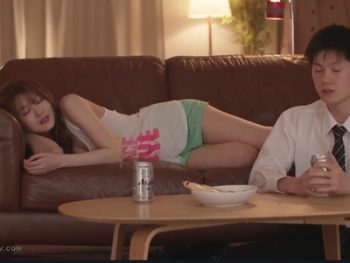 と誘われた女上司の家で誘惑が止まらないお姉さん痴女OLのアダルト動画