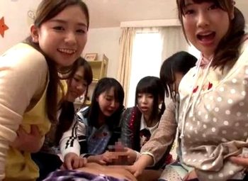 まさにハーレム！巨乳で優しい保母さんたちの中に園〇はあなた一人→様々な展開で神乳揉める神展開巨乳お姉さん乱交のアダルト動画