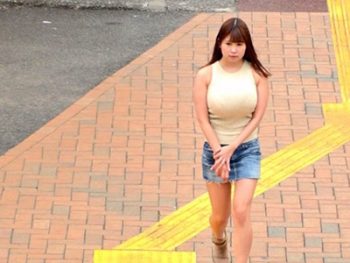 恥さらしなJカップ巨乳の19歳の着衣SEX巨乳お姉さんフェラ3Pのポルノ動画