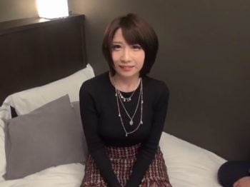 19歳の専門学校生！顔に似合わない色白美巨乳なマンコにたっぷり中出しパコ素人美少女ギャル中出しハメ撮りナンパのアダルト動画