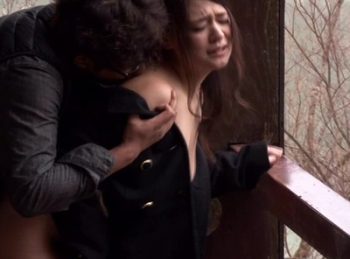 主人が完全にグル！寝取ってもらいたい変態夫の依頼で素人妻と野外パコ素人痴女人妻露出のアダルト動画