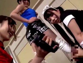 パンチラ全開！痴女様たちに責められてハーレム乱交射精巨乳痴女パンスト乱交のアダルト動画