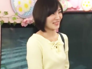 愛液まみれのアソコにうっかり挿入ｗ素股で興奮した美少女JDとガチハメｗ素人美少女ナンパのAVエロ動画