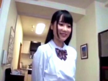 発育途中のJKが親戚おじさんのチンポでアヘイキｗ女子校生美少女顔射近親相姦のエロ動画