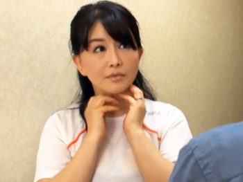 ママさんバレーの練習後に息子の友達に襲われ凌辱される巨乳ママｗ巨乳人妻熟女レイプのエロ動画