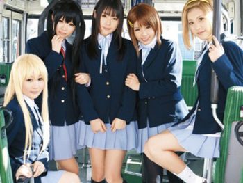 バス内で集団痴漢にあい乱交しだす軽音部員たち美少女コスプレ乱交痴漢栗林里莉今井美穂皆瀬ふう花西山希つぼみのポルノ動画