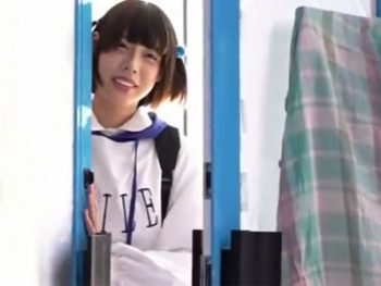 MM号に乗車したメンヘラ美少女→当然ハメてザーメンたっぷり顔射美少女顔射のアダルト動画