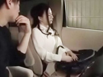 助手席で酔い潰れて寝っちゃった義妹とカーセックスする義兄巨乳妹近親相姦のアダルト動画