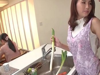 もう止まらなくなった男友達と一線超えちゃうムッチJD巨乳素人盗撮のアダルト動画