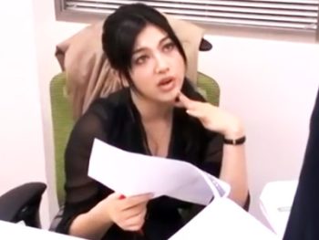上から目線で罵倒してくる美人上司にキレた部下がオフィスレイプ決行！OLレイプ3Pのアダルト動画