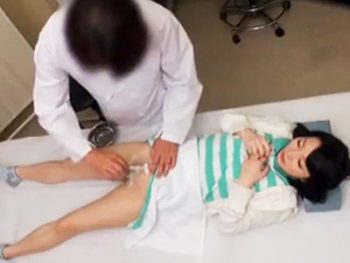 悪徳医師に剃毛されてしまってパイパンマンコを好き放題ハメられる美少女素人美少女パイパンレイプのエロ動画