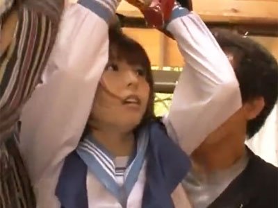 制服姿の美少女JKが緑豊かな場所で中出しされて着床アクメ女子校生美少女中出しのエロAV動画