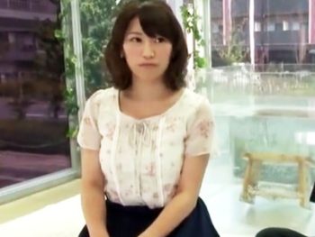 鬼勃つ友達のチンコを見てやる気満々→友情崩壊セックスへｗ素人美少女中出し盗撮のアダルト動画