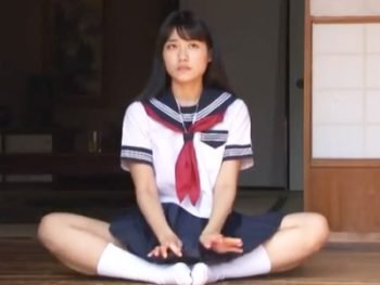 姪っ子JKの成長期のカラダに欲情した叔父さんが寝込みを襲って近親パコ女子校生美少女顔射近親...