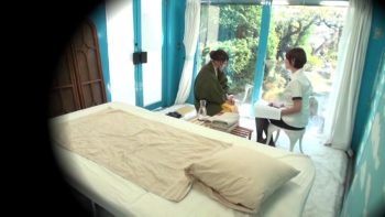 卒業旅行中の巨乳美女をナンパしてMM号に引き込み問診マッサージ巨乳素人美少女ハメ撮りナンパ...