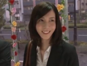 真面目な素人OLが同僚男とのまさかのパコ展開に→予想外の快感でカップル成立素人お姉さんOLのアダルト動画