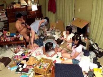 ここは天国か！複数のータたちと大乱交したオジサンのリアル記録美少女乱交のAV無料動画