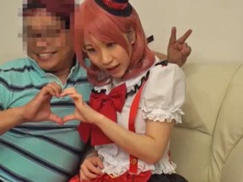 キモいファンと個人撮影会を楽しんだあとのドスケベセックス美少女コスプレのエロ動画