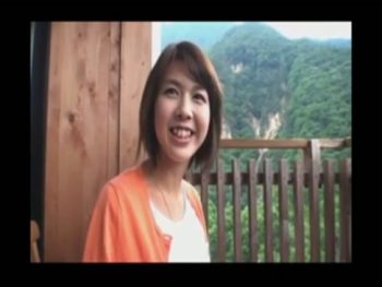 淫乱妻と露天風呂で不倫ハメ→我慢できず大量射精ｗ素人人妻ハメ撮りぶっかけのエロ動画