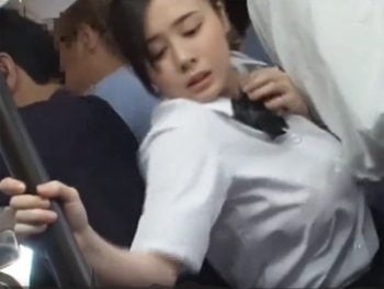 満員バスで痴漢にまさかの本番レイプまでされてしまった巨乳JK巨乳素人女子校生レイプのアダルトエロ動画