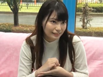 スレンダーな素人娘が初対面の童貞君とMM号でまさかのパコ展開巨乳素人美少女お姉さんのアダルト動画